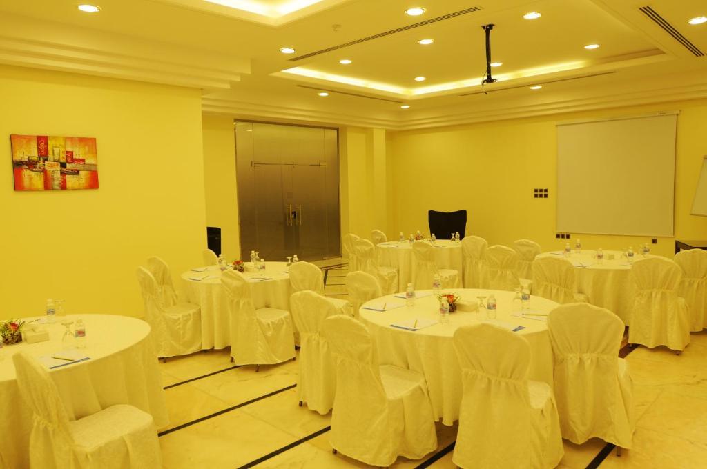 Safarat Hotel Ar Riyad Esterno foto