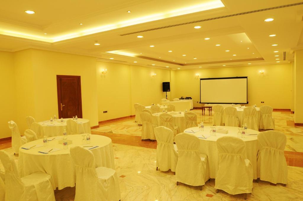 Safarat Hotel Ar Riyad Esterno foto